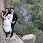 Pasangan Ini Pilih Lokasi Ektrem Untuk Foto Pernikahan