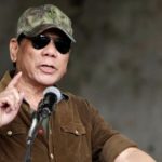 Presiden Filipina Kunyah Permen Karet Untuk Redam Sakit