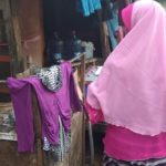 Warga Banten Korban Gempa Amankan Barang Berharaga
