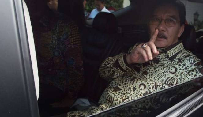 Antasari Azhar Mendukung Firman Wijaya Untuk Melawan SBY