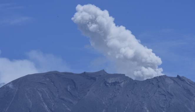 Gunung Agung Kembali Erupsi Pada Level Siaga