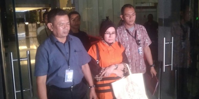 KPK Tahan Tersangka Kasus Suap PN Tangerang
