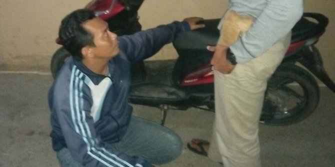 Seorang PNS Hajar Seorang Pemuda Usil