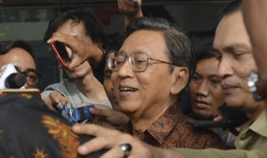 Bambang Widjojanto Mengatakan KPK Harus Menjadikan Boediono Tersangka