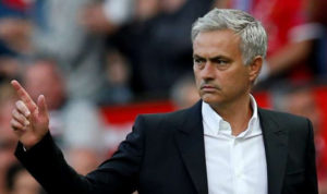 Jose Mourinho Tak Sungkan Meninggi Balas Kritikan Fans Setan Merah
