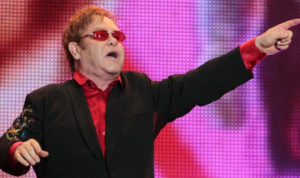 Elton John Siap Meriahkan Pernikahan Pangeran Kerajaan Inggris