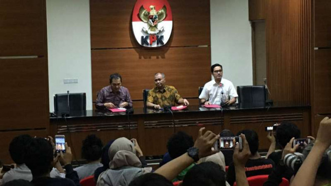 KPK Menyita Emas Seberat Hampir 2 KG Dari Amin Santono