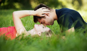 Lima Zodiak Dengan Ciuman Paling Mantap Buat Mabuk Kepayang