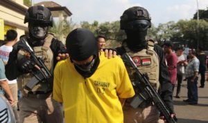Pelaku Tawuran Pura Pura Kejang Saat Ditangkap Polisi