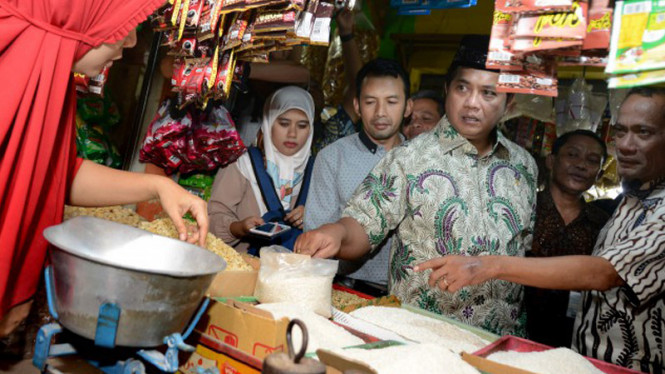 DPR Menyebutkan Harga Sembako di Jawa Timur Meningkat