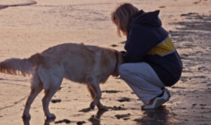 Kisah Wanita Amerika Minum Urine Anjing Untuk Sembuhkan Jerawat