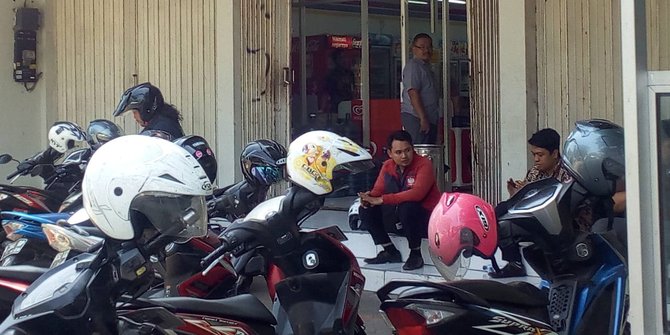 Jebol Atap Minimarket Di Semarang Kemalingan