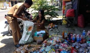 Pemkab Jembrana Amankan Makanan Dan Minuman Kadaluarsa