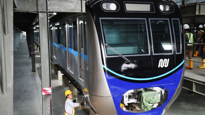 Yang Menggerakkan MRT di Jakarta Bukan Seorang Masinis