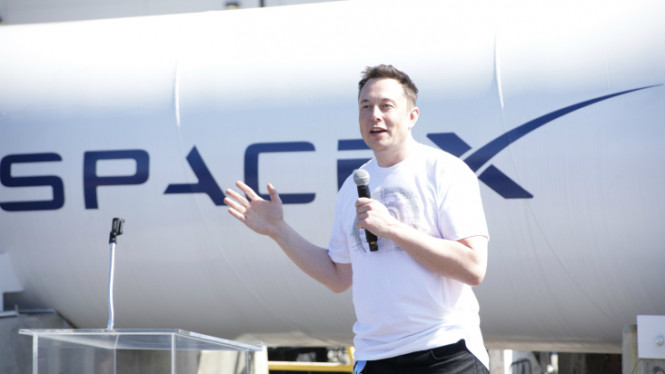 Elon Musk Ungkapkan Sosok Turis Pertama ke Bulan