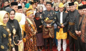 Jokowi Mendapatkan Gelar Bangsawan dari Kesultanan Deli
