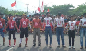 Masyarakat Demo Tuntut Janji Bupati Pandeglang Dan Gubernur Banten