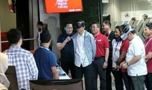Jokowi Coba VR Saat Peresmian Kawasan Telkom Hub