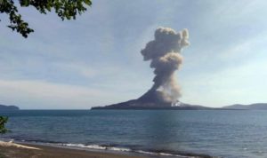Anak Krakatau Berstatus Waspada Level 2