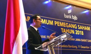 Perdana Ridwan Kamil Buka RUPS LB Bank BJB