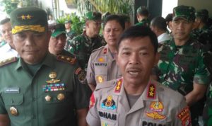 Polsek Ciracas Diserang Massa Diduga Terkait Pengeroyokan Anggota TNI