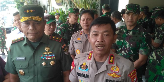Polsek Ciracas Diserang Massa Diduga Terkait Pengeroyokan Anggota TNI
