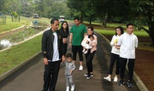 Presiden RI Mengajak Keluarga Jalan Santai di Kebun Raya Bogor