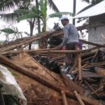 Angin Puting Beliung Merusak 29 Rumah Warga Di Karawang