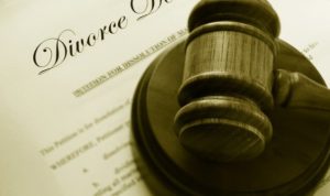 Medsos Menjadi Penyebab Utama Perceraian