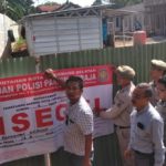 Satpol PP Menyegel Bangunan Milik Bupati Buru Selatan Di Tangsel