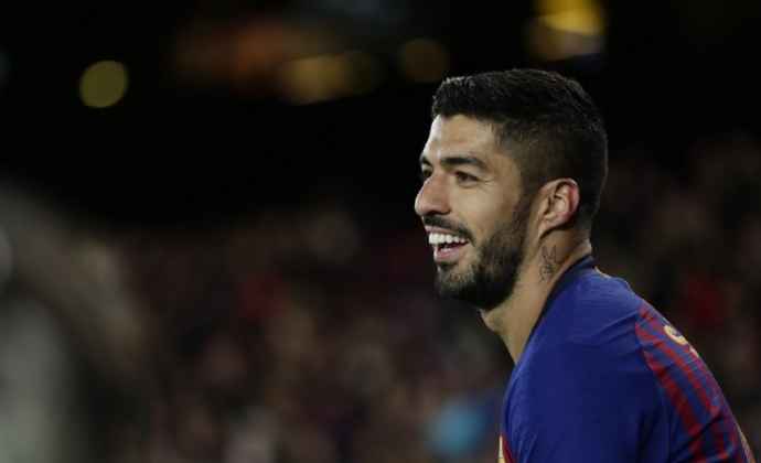 Barcelona Mencemaskan Kondisi Luis Suarez