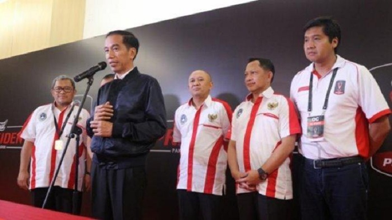 Jokowi Berikan Instruksi untuk Menghabisi Mafia Bola