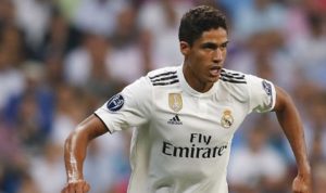 Wes Brown Menyarankan MU Boyong Raphael Varane